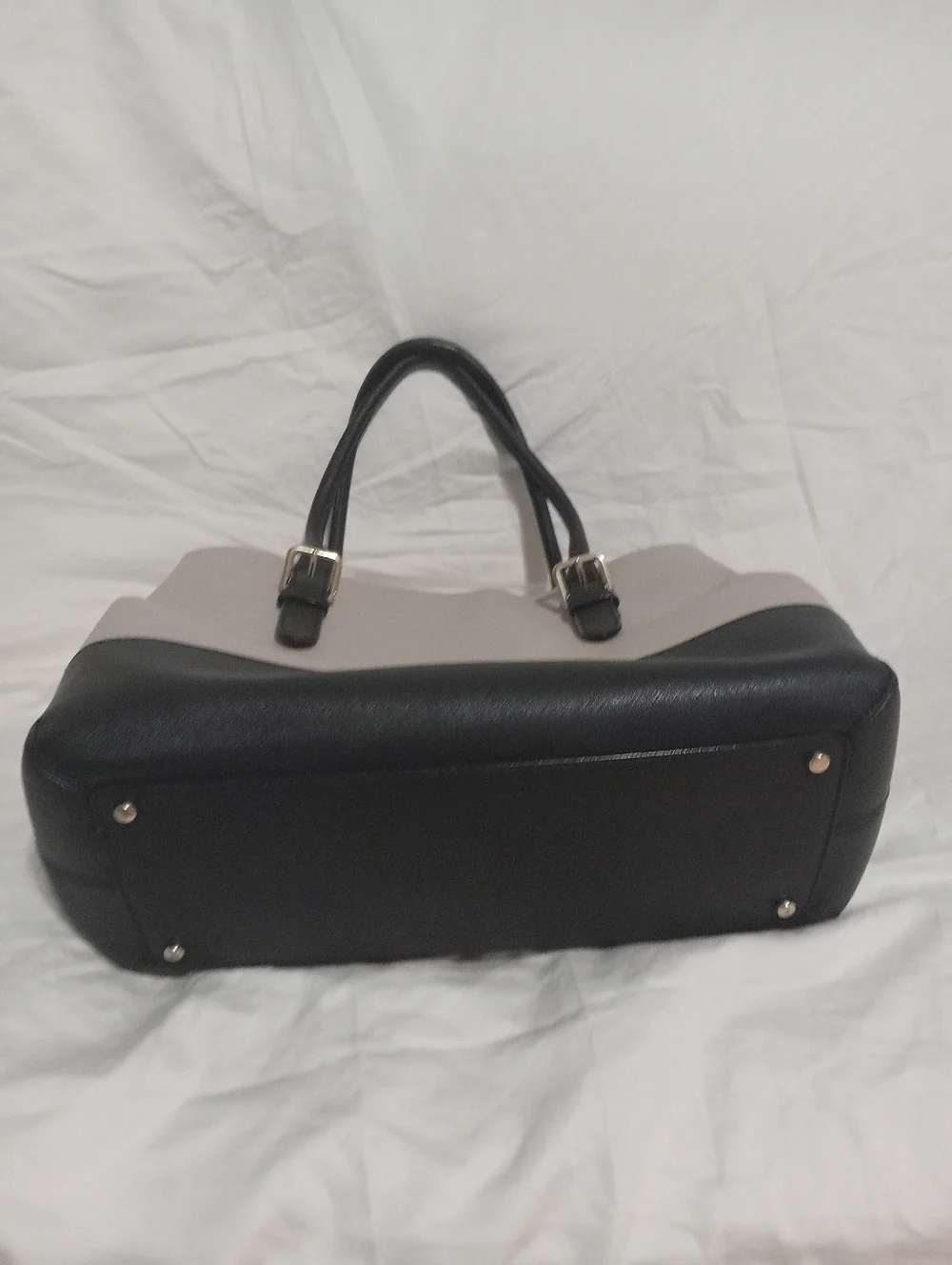 Kate Spade Two-Tone Black and Cream Satchel Purse Approx 16 WideX11 High Leather - Picture 4 of 8